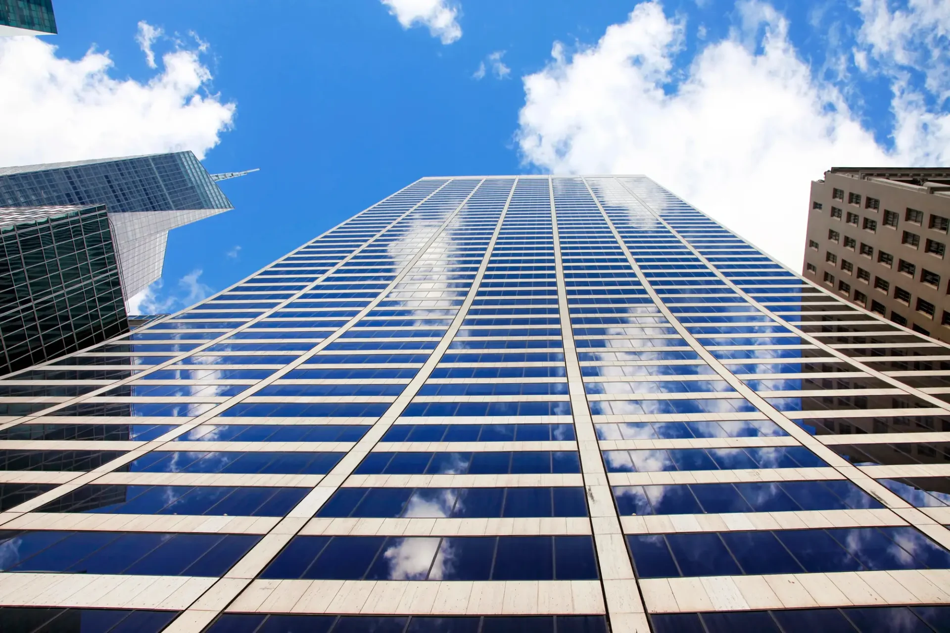 glass window building in new york city
